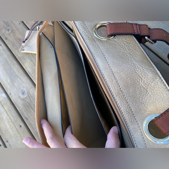 Faux Leather tote gold bag - Picture 7 of 11